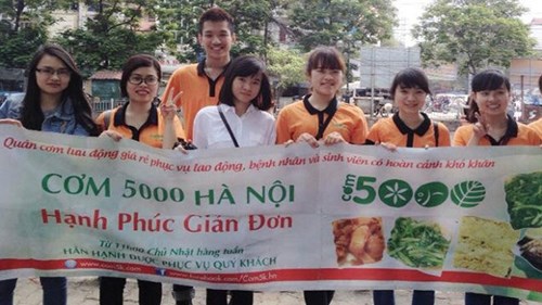 Vì sao suất cơm 5000đ trở thành đặc biệt giữa lòng thủ đô?