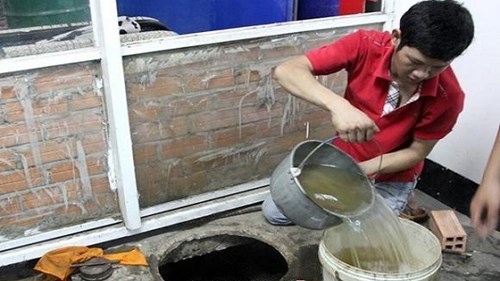 TP.HCM: Hàng loạt xe chết máy vì đổ phải xăng pha nước