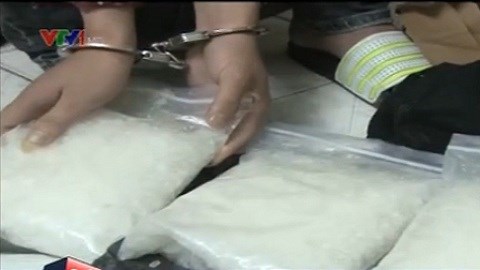 Bắt quả tang 2 đối tượng trao đổi 3kg ma túy đá tại khách sạn