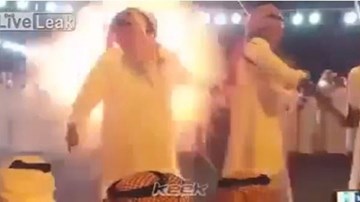 Suýt mất đầu vì trò bắn súng trong lễ hội