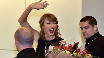 Taylor Swift gây náo loạn ở Nhật, khiến nhiều chuyến bay bị hoãn