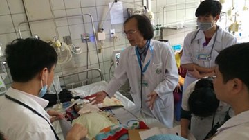 Nhiều trẻ mắc bệnh đặc trưng của mùa du lịch