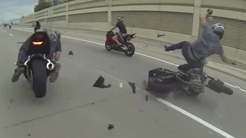 Biker đen đủi bị đâm hai lần