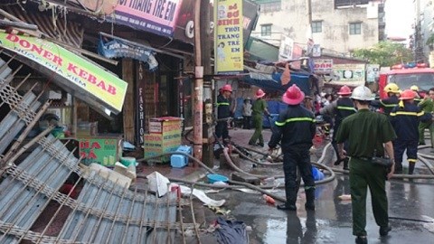 Cháy chợ Phùng Khoang: Vợ nạn nhân khẩn cầu tìm chồng