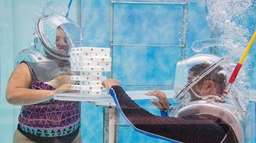 Clear Lounge - Quán bar dưới nước đầu tiên trên thế giới