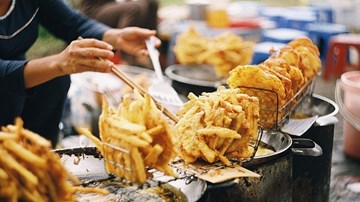 Thực hư chuyện chất gây nghiện trong thức ăn đường phố ở Hà Nội