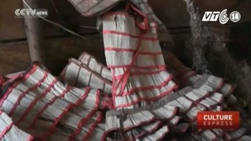 Độc đáo thời trang may từ bẹ chuối