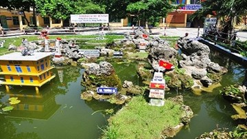 Thú vị mô hình biển đảo trong sân trường