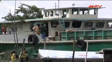 An Giang: Va chạm với sà lan, 3 mẹ con tử vong