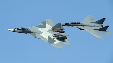 Chiến đấu cơ tàng hình T-50 thể hiện sức mạnh 