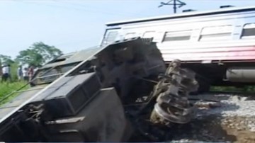 Phú Thọ: Tàu hỏa tông trực diện xe tải, một người tử vong