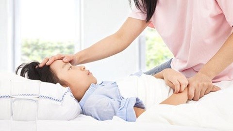 Cách phòng chống và xử lý tiêu chảy mùa hè ở trẻ