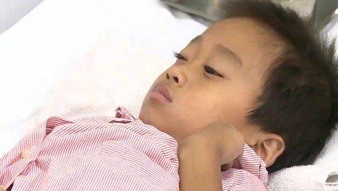 Người nghèo vất vả với bệnh tật trong mùa nóng