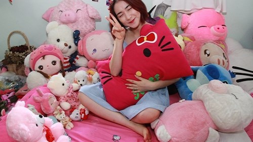 Đột nhập căn phòng toàn gấu bông của Hòa Minzy