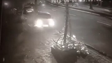 Nam thanh niên Hà Nội thoát chết ngoạn mục