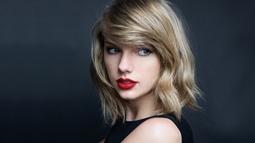 Bất ngờ với bản mashup 2 ca khúc nổi tiếng của Taylor Swift