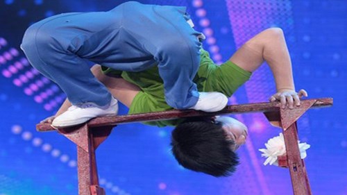 Cậu bé với ước muốn làm minh tinh khiến hàng triệu người bật khóc