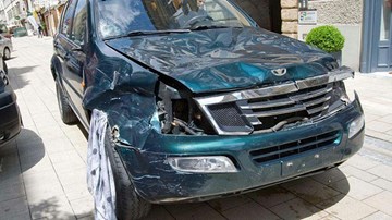 Đâm ô tô vào đám đông làm ít nhất 37 người thương vong