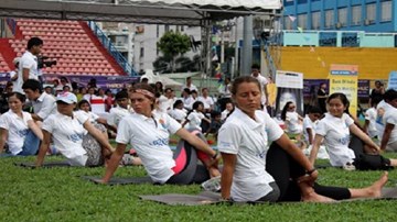 Màn đồng diễn kỷ lục hưởng ứng Ngày Quốc tế Yoga