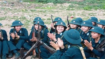 Từ năm 2016, nữ đủ 18 tuổi được đi bộ đội
