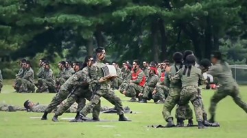 Phát sốt với clip võ thuật quân đội Hàn Quốc