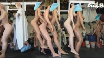 Bên trong nhà máy chế tạo búp bê 'người lớn' hiện đại