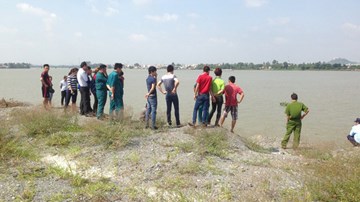 Phát hiện xác người đàn ông trương phình trên sông Đồng Nai