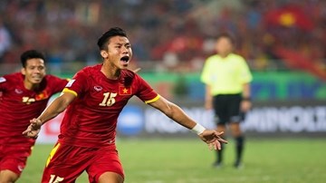 Thưởng thức giọng hát giống hệt Khánh Phương của tuyển thủ U23