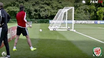 Xem pha làm bàn khó tin của Gareth Bale