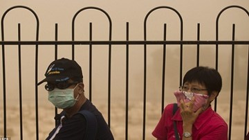 8 người chết, hàng trăm người nhập viện do bão cát ở Trung Đông