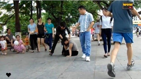 Người Việt thờ ơ khi thấy phụ nữ bị bạo hành?