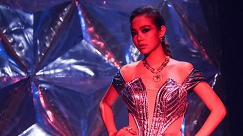 Minh Hằng hóa thành người ngoài hành tinh