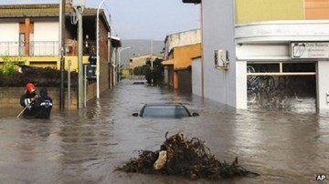 Miền Nam Italy chìm trong nước lũ