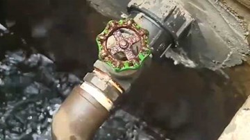 Hà Nội: Hàng trăm hộ dân dùng chung một đồng hồ nước