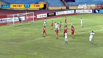 Quay chậm tuyệt phẩm sút phạt của Văn Quyết