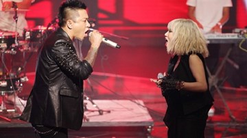 Giọng hát Việt - chung kết: Yến Lê song ca máu lửa cùng Tuấn Hưng