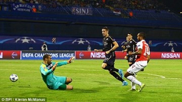 Arsenal thua sấp mặt, Wenger đổ lỗi trọng tài