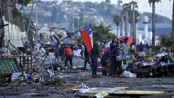 Hiện trường tan hoang sau sóng thần ở Chile nhìn từ trên cao