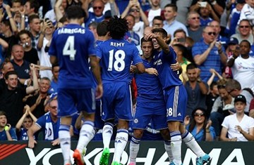 Chơi hơn 2 người, Chelsea khiến Arsenal khóc hận