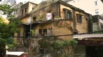 Ở biệt thự cổ, 12 gia đình dùng chung... 2 nhà vệ sinh