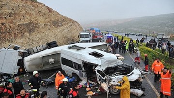Thổ Nhĩ Kỳ: Tai nạn giao thông kinh hoàng, 13 người thiệt mạng