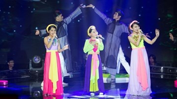 Giọng hát Việt nhí - Liveshow 4: Cẩm Ly gây sốc khi cho Công Quốc giả gái