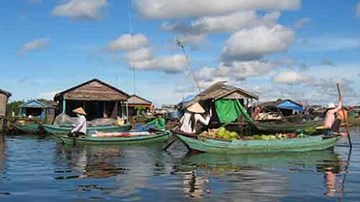 Campuchia di dời gần 1.000 gia đình người Việt ở Biển Hồ