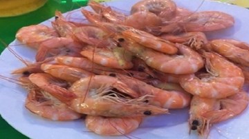 Hoảng hồn với đĩa tôm 'cắt cổ' giá... 5 triệu đồng