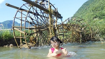 Thú vị xem guồng nước bắt hàng chục con cá