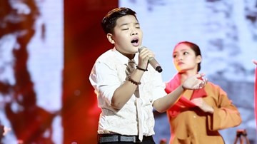 Giọng hát Việt nhí - Liveshow 5: Tiến Quang hát đầy cảm xúc với “Người mẹ của tôi”