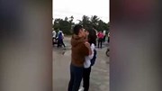 Tranh cãi về clip tỏ tình, ôm hôn ồn ã trước cổng trường của học sinh cấp 3