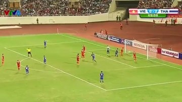Bunmathan dứt điểm chéo góc nâng tỷ số lên 3-0