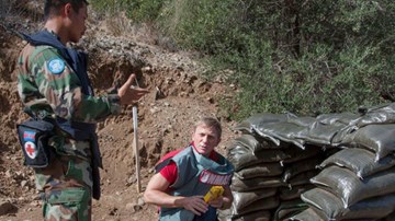 James Bond tham gia rà phá mìn ở Cộng hòa Síp