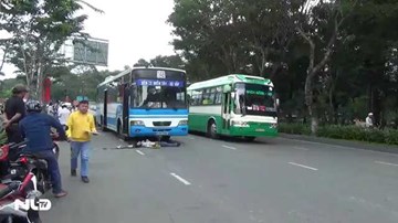 Xe buýt cán chết người ở cửa ngõ sân bay, giao thông tê liệt